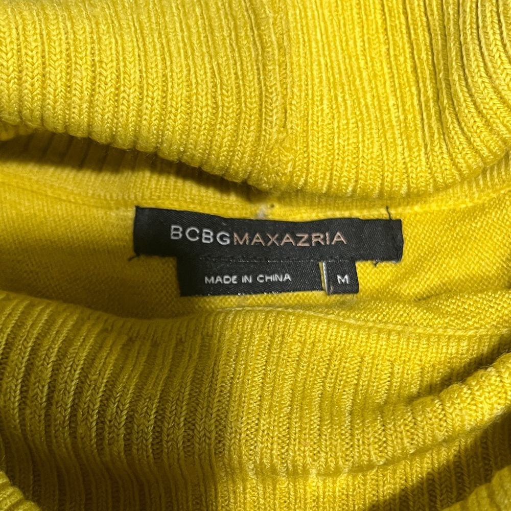 yellow gold poncho style sweater - Picture 4 of 5
